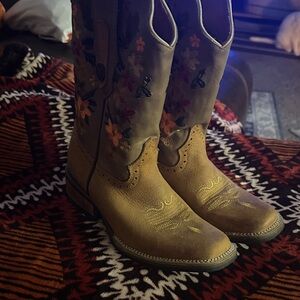 Floral Embroidered Tan Heeled Boots